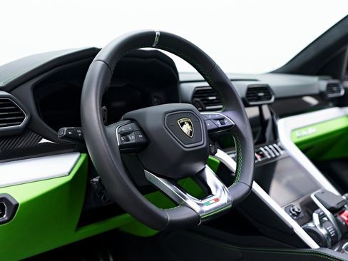 Used 2022 Lamborghini Urus image 46