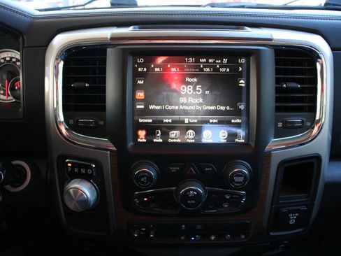 Used 2014 RAM 1500 Laramie RWD image 19