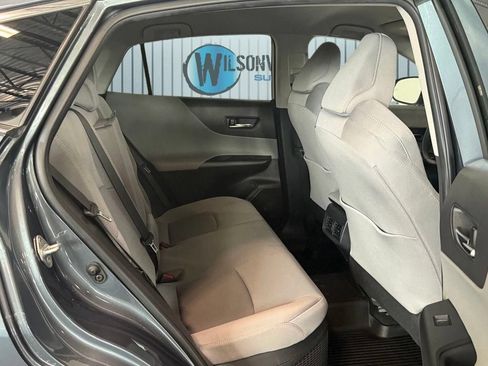 Used 2023 Toyota Venza LE AWD/4WD image 7