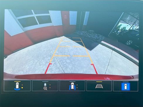 Used 2023 Chevrolet Traverse RS image 14