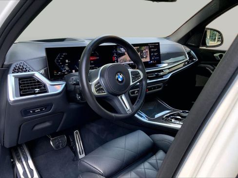 Used 2024 BMW X5 M60i AWD/4WD image 17