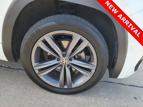 Used 2021 Volkswagen Atlas SE w/ Panoramic Sunroof Package image 9