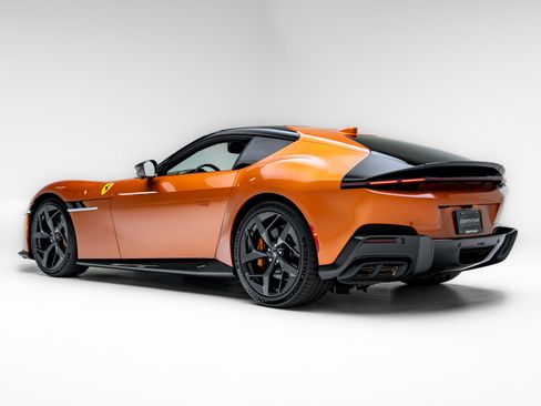 Used 2025 Ferrari 12Cilindri RWD image 31