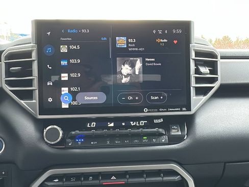 Used 2023 Toyota Tundra Limited image 19