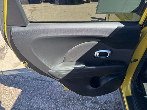 Used 2014 Kia Soul + image 12