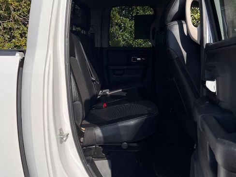 Used 2017 RAM 1500 Laramie image 19