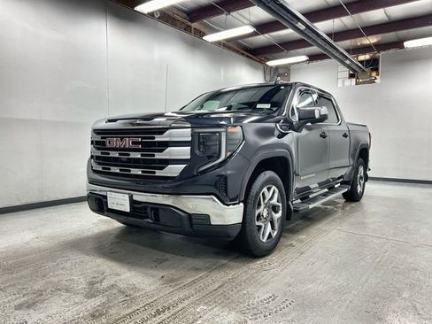Certified 2025 GMC Sierra 1500 SLE w/ Preferred Package image 1