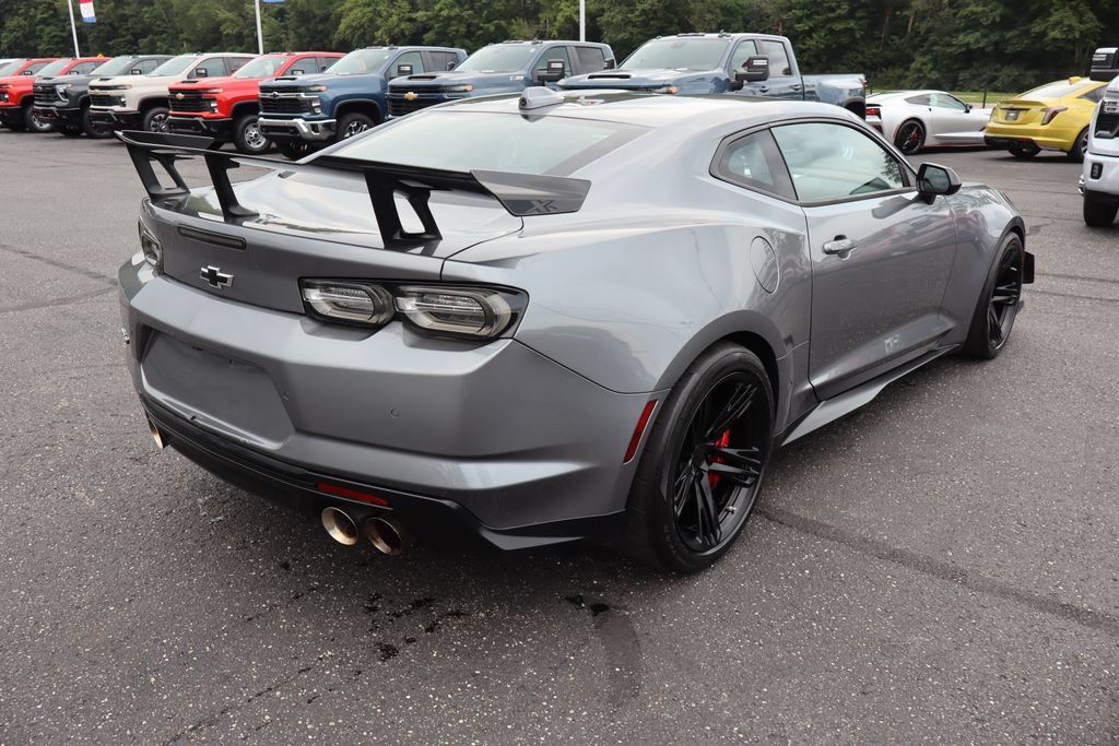 Used 2022 Chevrolet Camaro ZL1 RWD image 29