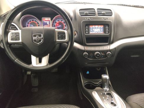 Used 2019 Dodge Journey SE w/ Connectivity Group FWD image 22