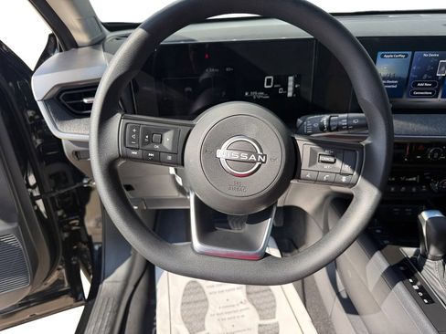 Used 2026 Nissan Kicks SV FWD image 13