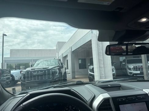 Used 2020 Ford F150 Lariat w/ Equipment Group 502A Luxury AWD/4WD image 4