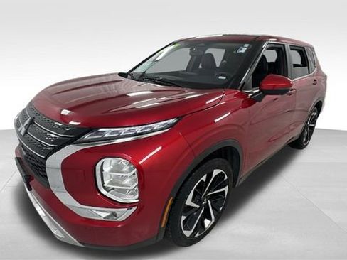 Used 2023 Mitsubishi Outlander SE image 7