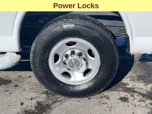 Used 2024 Chevrolet Express 2500 w/ Driver Convenience Package image 9