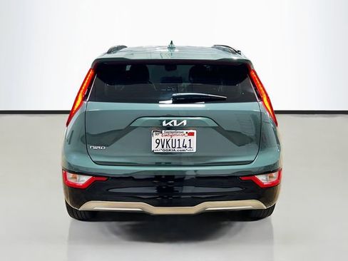 Certified 2025 Kia Niro Wind FWD image 6