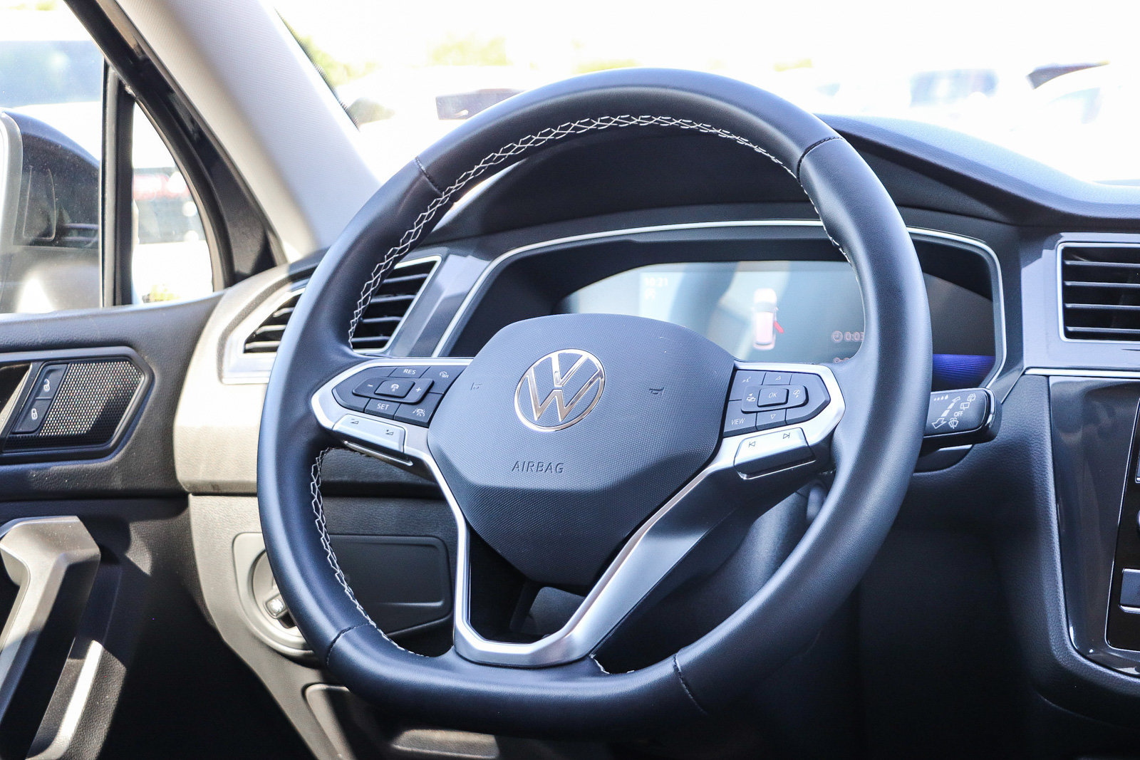 Used 2023 Volkswagen Tiguan S FWD image 16