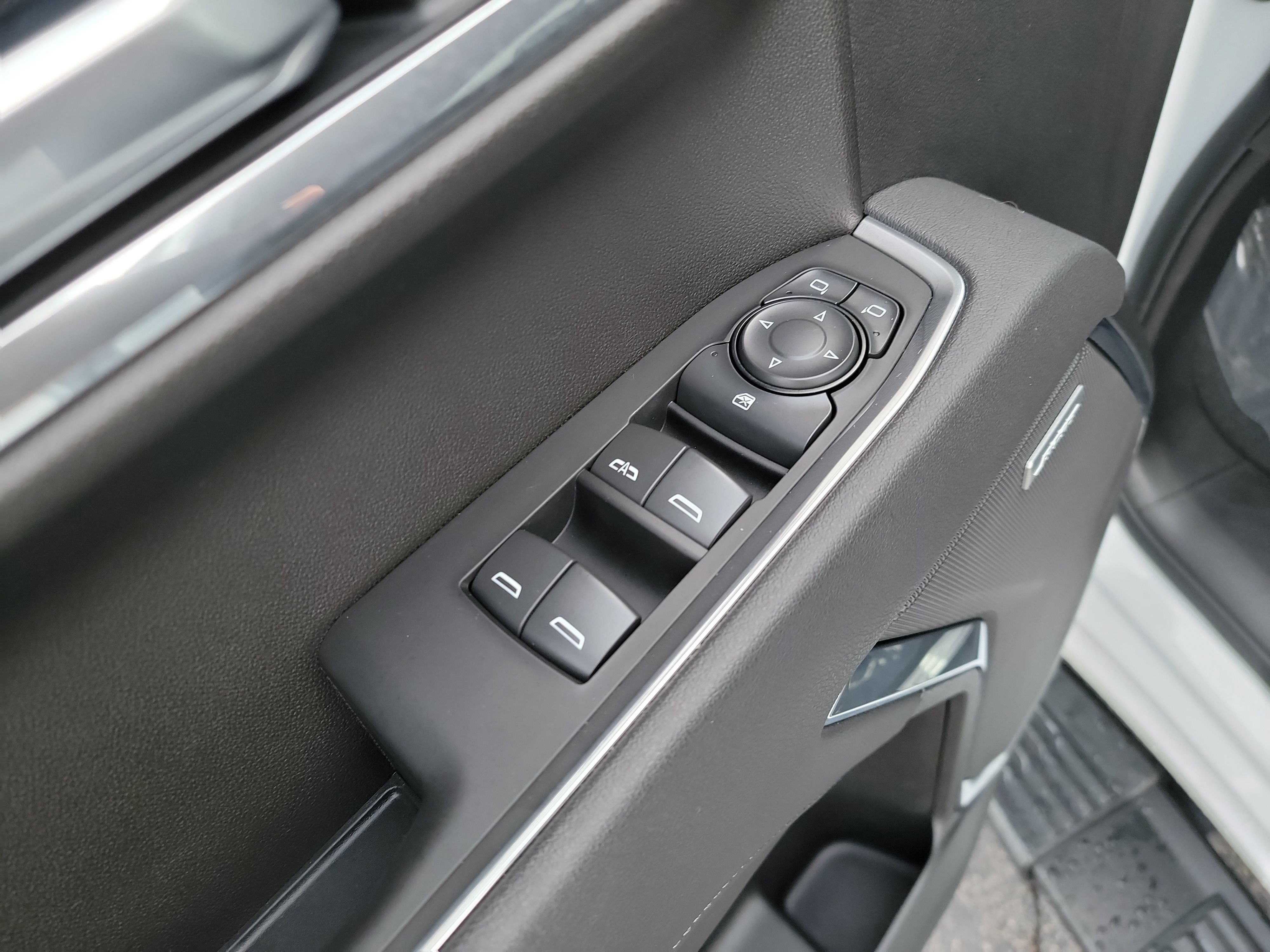 Used 2026 Chevrolet Silverado 1500 LT Trail Boss w/ Convenience Package II AWD/4WD image 14