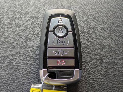 New 2026 Ford F250 Lariat w/ FX4 Off-Road Package image 29