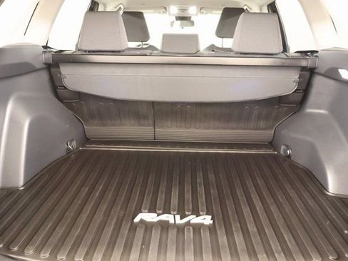 Certified 2023 Toyota RAV4 XLE FWD image 25