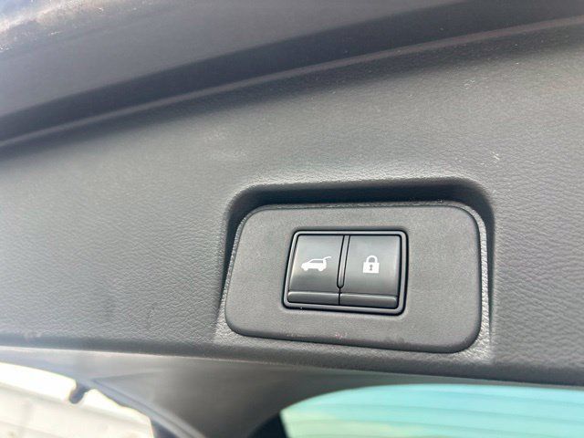 Used 2021 Nissan Rogue SV w/ Premium Package FWD image 18