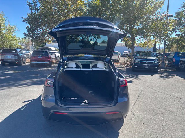 Used 2022 Tesla Model Y Long Range AWD/4WD image 37