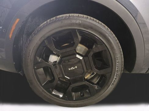 Used 2024 Kia Sorento SX image 11