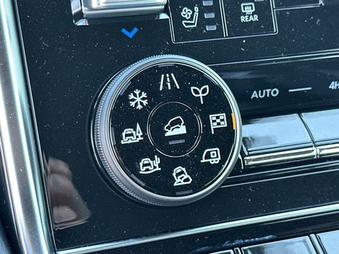 New 2026 Nissan Armada Platinum Reserve image 35