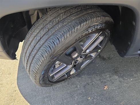 New 2026 Jeep Compass Limited image 32