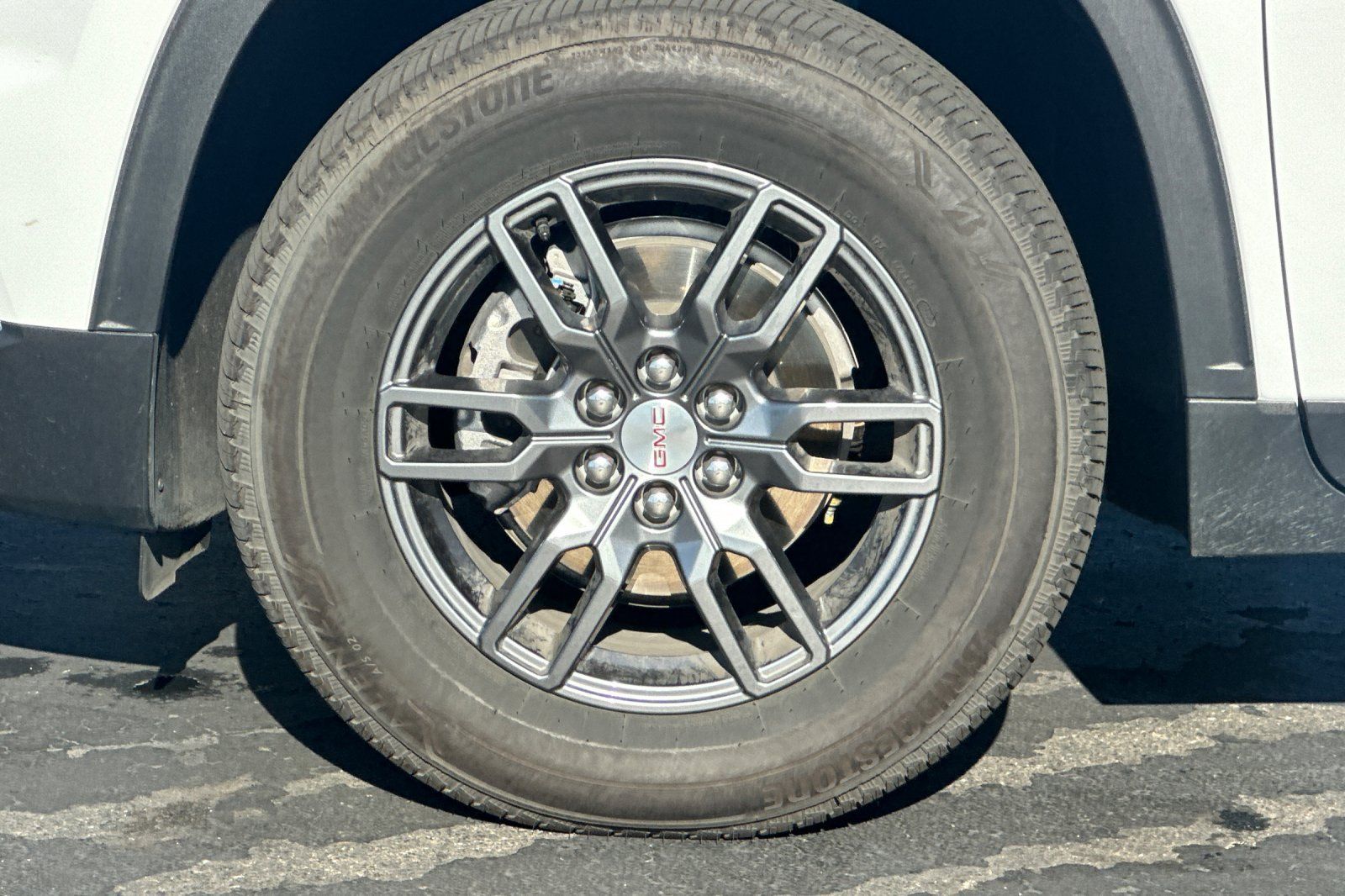 Used 2026 GMC Acadia Elevation FWD image 42