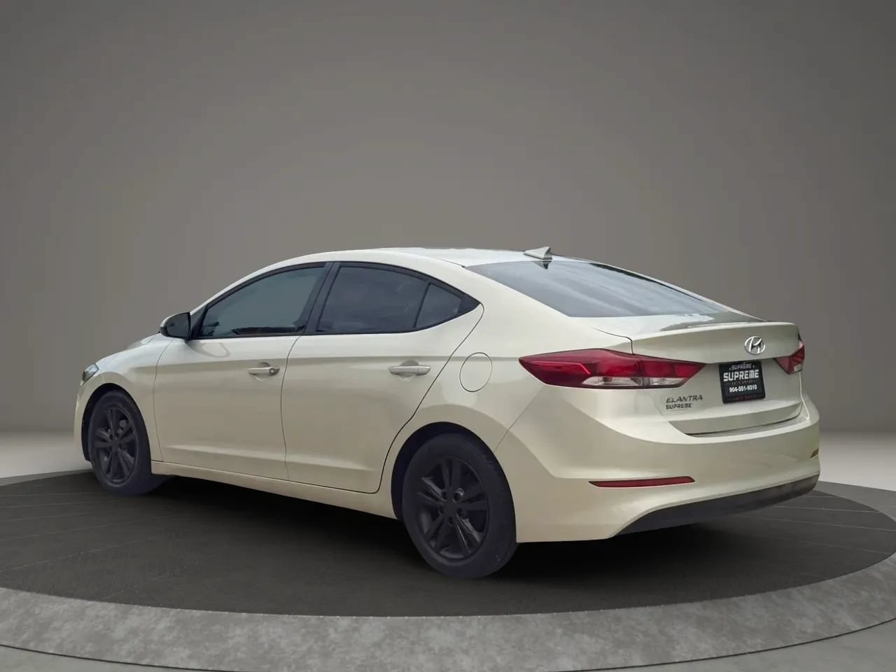 Used 2017 Hyundai Elantra SE FWD image 5