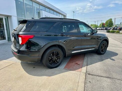Used 2022 Ford Explorer XLT AWD/4WD image 7