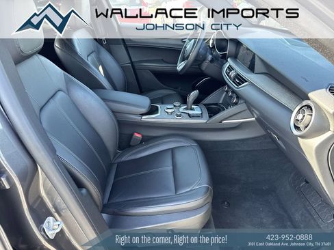 Used 2023 Alfa Romeo Stelvio Ti image 41