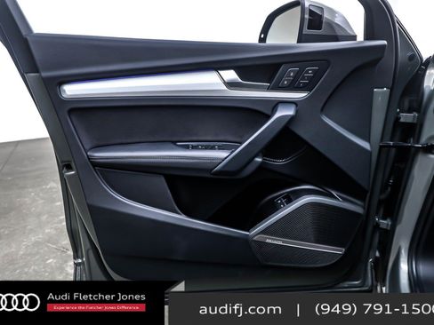 Used 2024 Audi Q5 e Prestige w/ Prestige Package image 21