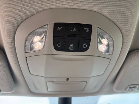 Used 2024 Chrysler Pacifica Touring-L FWD image 48