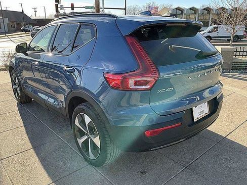 Certified 2025 Volvo XC40 B5 Plus AWD/4WD image 10