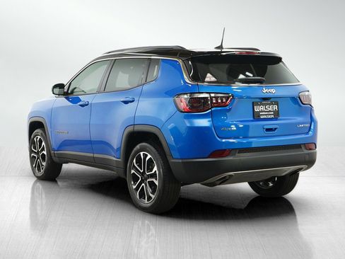 Used 2023 Jeep Compass Limited w/ Sun and Sound Group AWD/4WD image 3