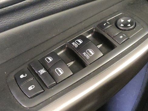 Used 2019 Jeep Cherokee Latitude Plus w/ Cold Weather Group image 27