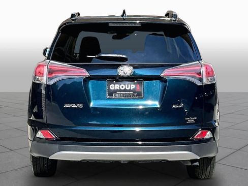 Used 2018 Toyota RAV4 XLE FWD image 5
