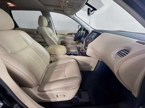 Used 2020 Nissan Pathfinder Platinum w/ Cargo Package image 38