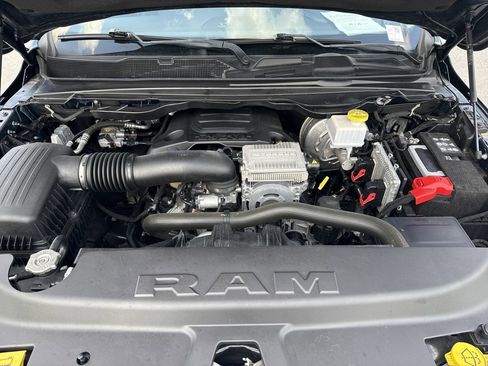 Used 2022 RAM 1500 Laramie AWD/4WD image 9