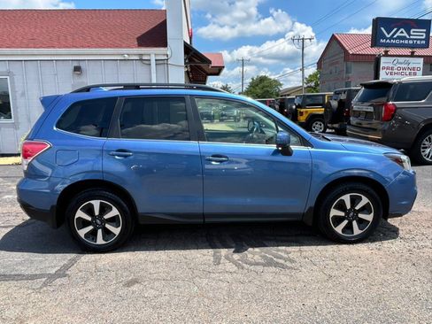 Used 2017 Subaru Forester 2.5i Limited AWD/4WD image 4