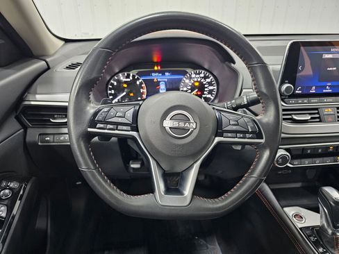 Used 2024 Nissan Altima 2.5 SR image 12