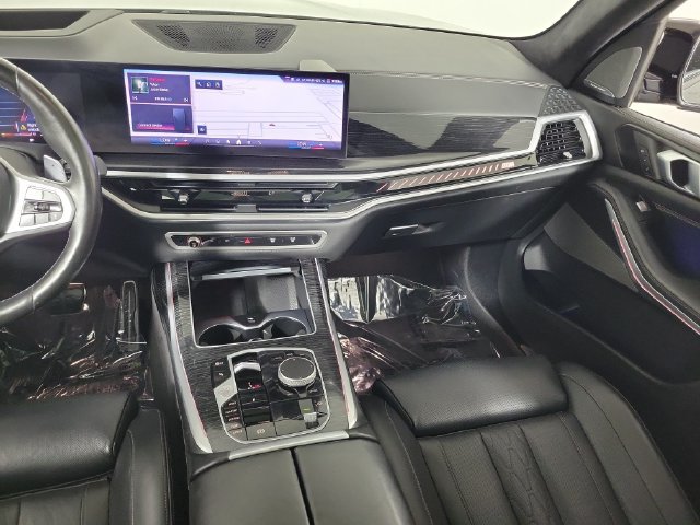 Used 2024 BMW X7 M60i AWD/4WD image 18