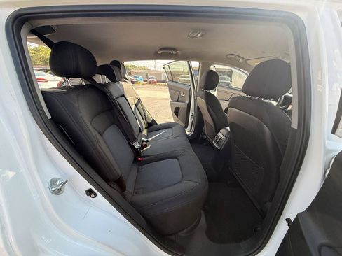 Used 2015 Kia Sportage LX AWD/4WD image 9