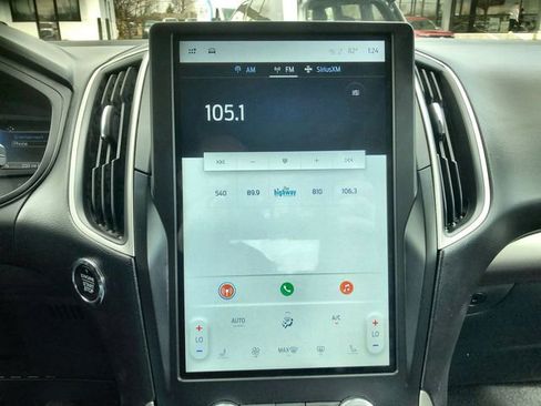 Used 2024 Ford Edge SEL w/ Convenience Package image 16