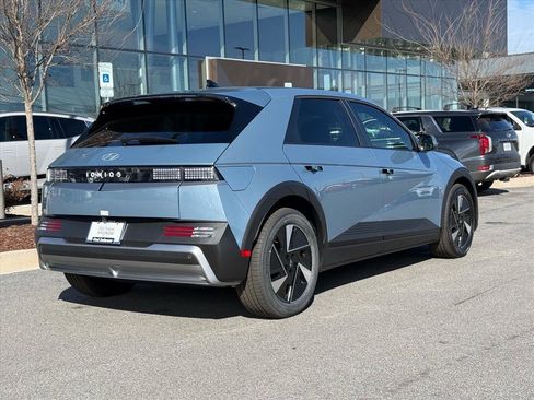 New 2026 Hyundai Ioniq 5 SEL image 3