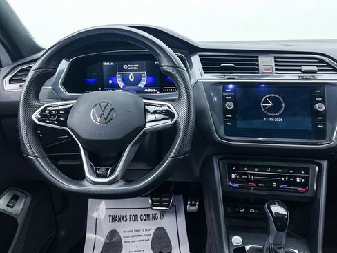 Used 2022 Volkswagen Tiguan SE R-Line image 6