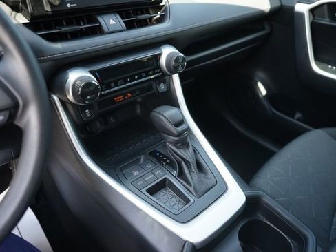 Used 2020 Toyota RAV4 XLE FWD image 28