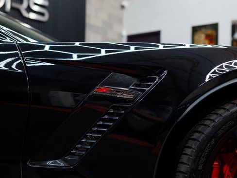 Used 2019 Chevrolet Corvette Z06 w/ Z07 Performance Package RWD image 6