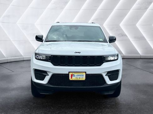 New 2025 Jeep Grand Cherokee Altitude AWD/4WD image 9