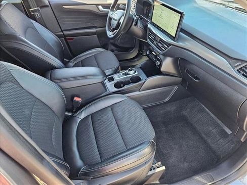 Used 2023 Ford Escape SE image 18